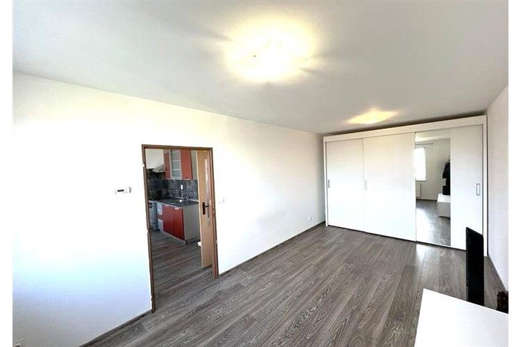 Byt nájem 1+1  Dom. 290326 č.6.jpg