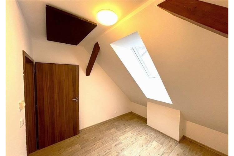 Byt č. 3 2KK nájem Stafiko Nám 133 2025 č.9.JPG