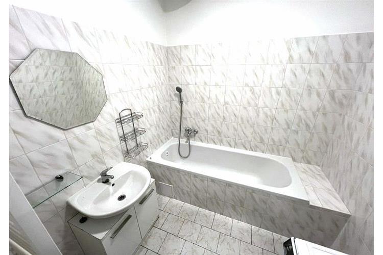 Byt 2KK Dom. Kozinova -p. Schleiss č.11.jpg