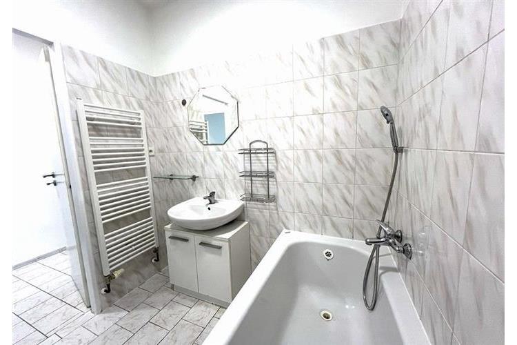 Byt 2KK Dom. Kozinova -p. Schleiss č.12.jpg