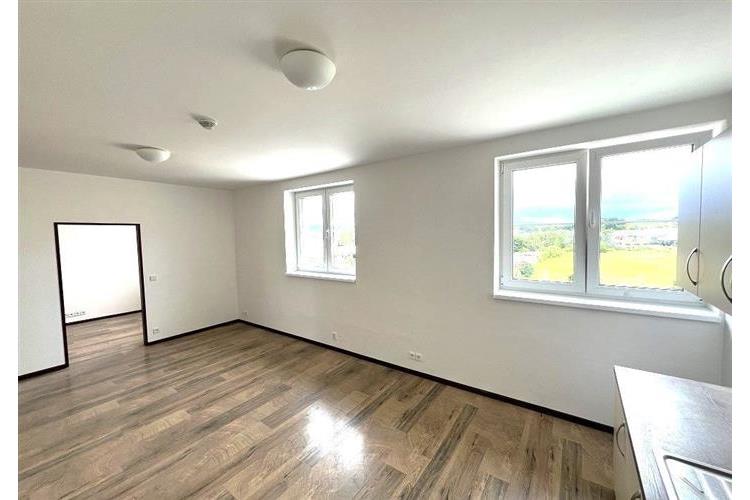 Byt 3KK č.1 Stafiko III.NP 290826 č (6).JPG