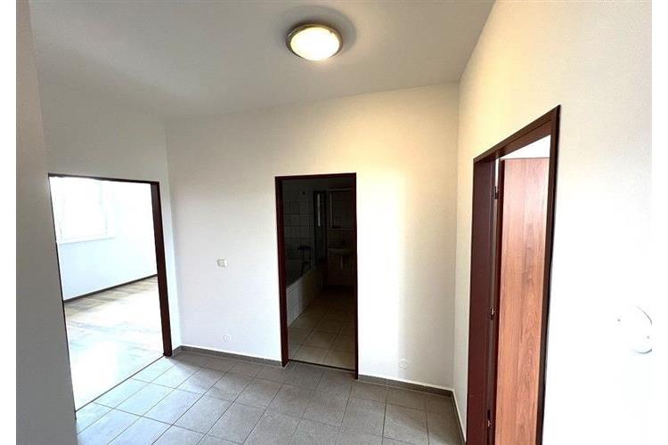 Byt 3KK č.1 Stafiko III.NP 290826 č (13).JPG