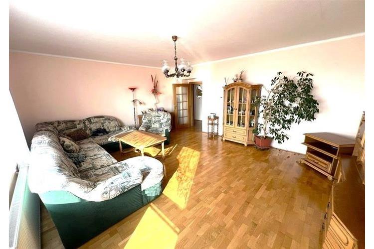 Byt 3+1 nájem Dom. Hradecký č.5.jpg