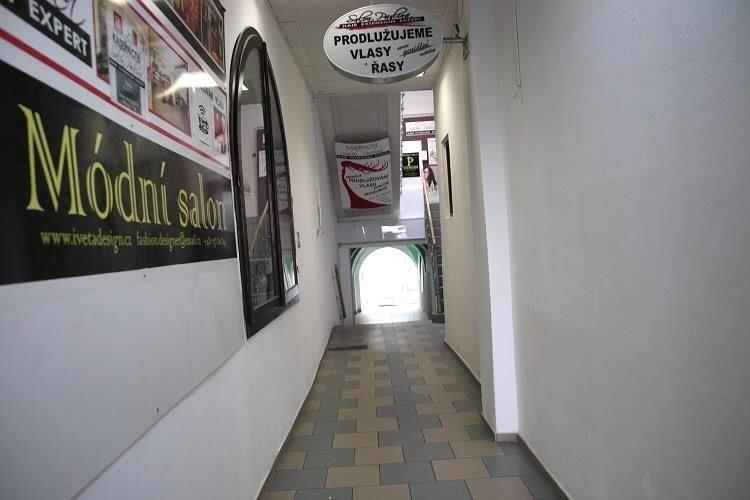 Kom. prost Švíglerovi - baar. č.17.JPG