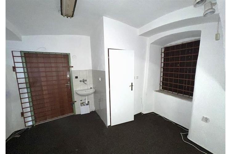 Kom. prostor nám. Dom. P. 275524 č.20.JPG