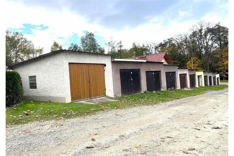 Garáž Dom. Ing. Dufek  č.6.JPG