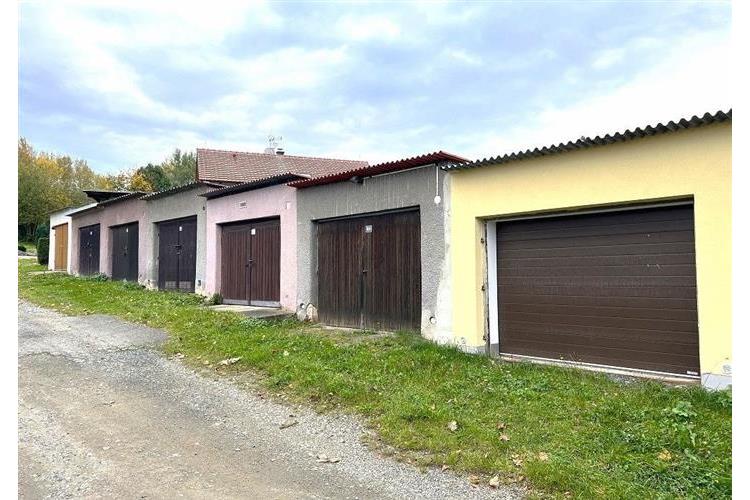 Garáž Dom. Ing. Dufek  č.15.JPG