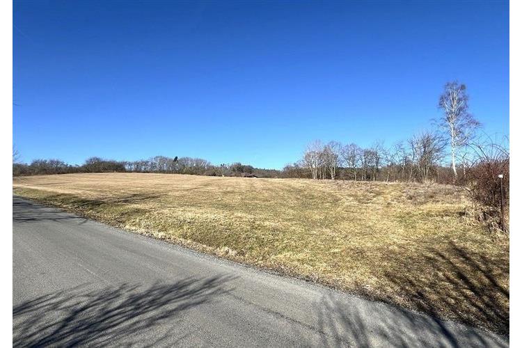 Pozemek Stráž II. 2300m p.Růžek č (11).JPG