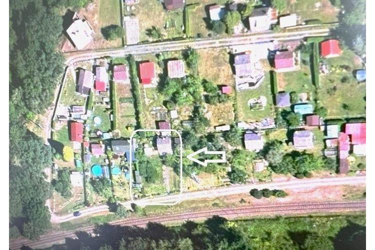zahrada s chatkou Dom. Špotákovi č.30.jpg