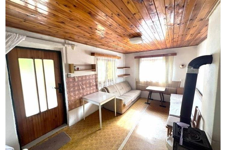 zahrada s chatkou Dom. Špotákovi č.13.jpg