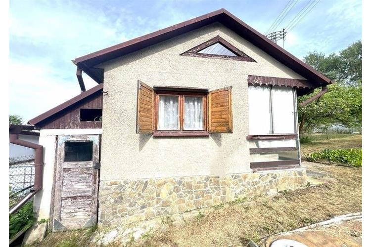 zahrada s chatkou Dom. Špotákovi č.10.jpg